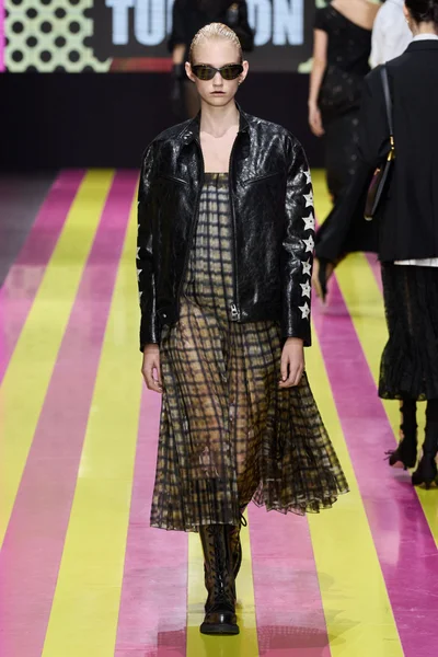 Look 34